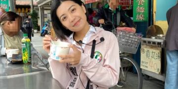 ▲劉品妡用腳步走進市場，用心傾聽每一位市民的聲音，以最直接的方式爭取民眾的支持。（圖／劉品妡臉書）