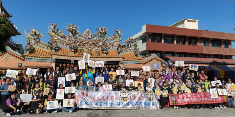 來自全台近50家宮廟、百位宮廟小編齊聚一堂，參與『第三屆美廟粉專交流聯誼會×文化傳承工作坊』，場面熱鬧空前。