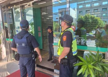 東港警超前部署 強化巡簽與護鈔服務 全面守護普發現金ATM提領安全