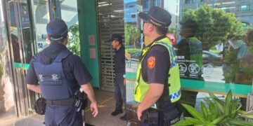東港警超前部署 強化巡簽與護鈔服務 全面守護普發現金ATM提領安全