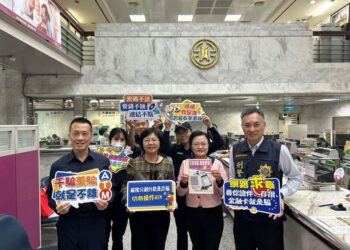 斜坡上藝術節登場　潮州警乘秋日晚風上台宣導