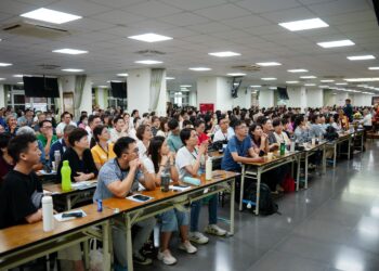 有朋自遠方來　福智教育園區迎來美加、新加坡及香港華僑參訪