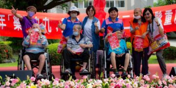 銀髮不打烊！重陽運動會樂翻天　南區老人之家長輩動起來，青春活力滿滿