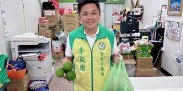 台南東山橘子盛產季節　李啟維議員服務處幫農民賣橘子