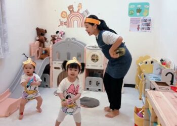 不只照顧！新北居家保母用音樂律動、親子共讀     豐富幼兒感官刺激與創造力