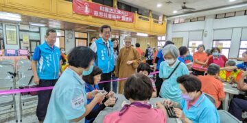 動腦動手樂活防失智  礁溪鄉「鄉長盃拉密大賽」百餘位長者參賽