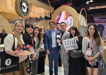 國際香氛藝術協會參訪全球最大香氛盛會