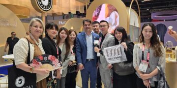 國際香氛藝術協會參訪全球最大香氛盛會