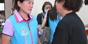 堰塞湖潰決受災吉安鄉籍住民  游淑貞偕同鄉代捐贈救助金