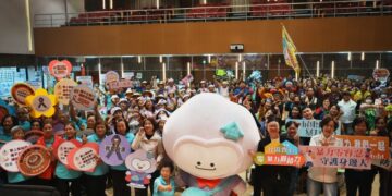 社區防暴吉祥物　「抱抱雲初登場縣府表揚防暴大使、防暴社區