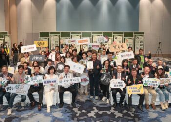 新北首屆「綠店之星」頒獎     18家餐飲品牌獲殊榮   劉和然親自表揚