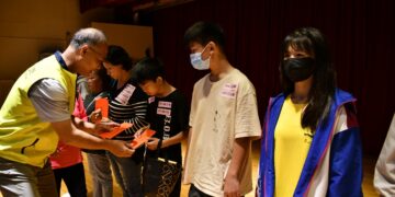 「窮不能窮教育」! 彰化市公所頒發低收入戶子女教育補助費