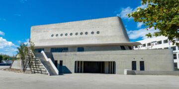 恆春文化中心劇場館開幕　萬人牽手護古城點亮150年風華