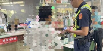 遇假檢警詐騙 東港警成功阻詐