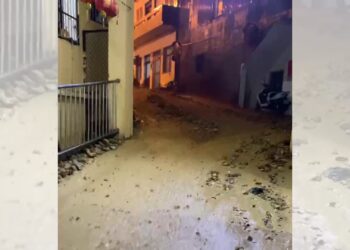 影音/暴雨釀災蘇澳水淹超過肩膀 宜蘭縣多處傳災情11/12停止上班上課