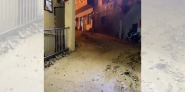 影音/暴雨釀災蘇澳水淹超過肩膀 宜蘭縣多處傳災情11/12停止上班上課