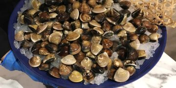 肉多多團體聚餐   送百顆蛤蜊加碼路易莎咖啡免費外帶