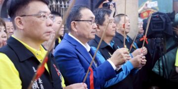 白沙屯媽祖駕到!板橋慈惠宮啟動「百年會香」     侯友宜親自參拜祈福