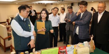 黃偉哲見證簽署合作意向書 台南愛文芒果、金鑽鳳梨成功打入韓國市場