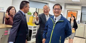 法務部長鄭銘謙視導台南高分檢檢察業務並主持案情研析室揭牌