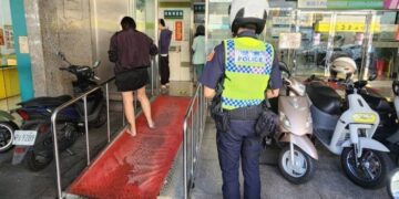 潮州警戮力守護民眾財產 普發現金1萬上路 ATM加強巡簽、防詐宣導不停歇