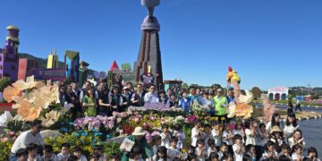 台中花毯節飛天小女警主題裝置亮相!11/8~11/30新社區種苗改良繁殖場二苗圃登場