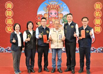 進安宮媽祖神飾遭竊蘇澳分局速破案 縣長頒發破案獎金