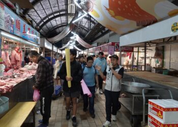 忠孝國小文化走讀 小小研究員參訪中華市場