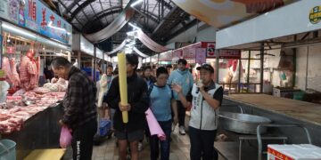 忠孝國小文化走讀 小小研究員參訪中華市場