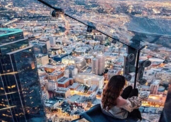 GD Properties(佶帝集團)震撼推出 KL360　馬來西亞首座70米懸崖彎曲泳池與10米長和透明玻璃天空滑梯地標　　投資熱點引爆吉隆坡！