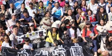 新北板橋車站毛寶貝狂想曲登場     侯友宜公布「寵物友善店家地圖」與10條旅遊路線