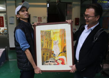 愛在畫中！心智障礙者呂俞賢回贈「城市之王」     感謝圓融行善團捐款22萬助弱勢