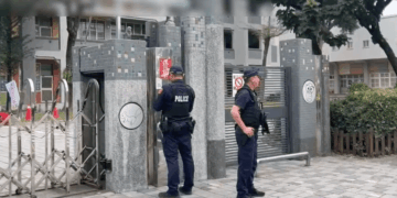 醉男持刀滋擾校園 屏東警迅速蒐證法院裁定收押