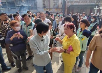 冬至赴鳳山天公廟祈福   林岱樺：用政見爭取認同、用基層拚勝選