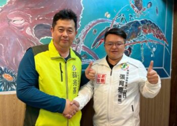 高市議員參選人跨世代對話 薛兆基「一站式高齡治理」 張育臺「預防型長照」共同打造幸福城市