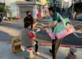 選戰文宣也拚「實用派」！柯志恩小提袋、李明璇環保袋上陣　林哲弘超大購物袋意外成焦點