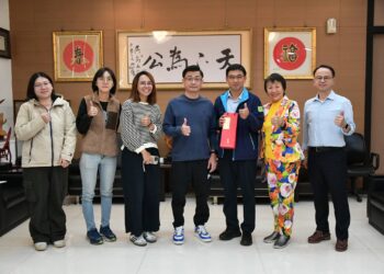 ▲救國團彰化縣團委會總幹事林志榮4日偕同團隊拜會彰化縣議會議長謝典霖，雙方就公益服務、青年培力及社會關懷等議題交流意見。（圖／謝典霖辦公室提供）