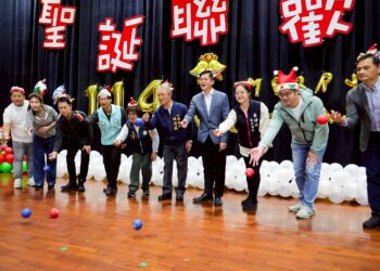 寒冬送暖聖誕聯歡  「地板滾球轉出愛  慢飛天使暖心過聖誕」