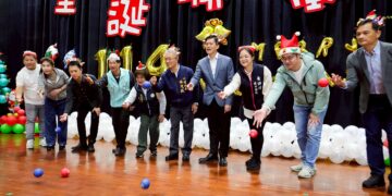 寒冬送暖聖誕聯歡  「地板滾球轉出愛  慢飛天使暖心過聖誕」