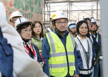 侯友宜視察蘆洲長安停車場 新北 6 年打造 121 座停車場、逾 4 萬個車位