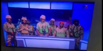 影音/貝南爆軍事政變? 士兵突襲國家電視台宣稱「奪取政權」