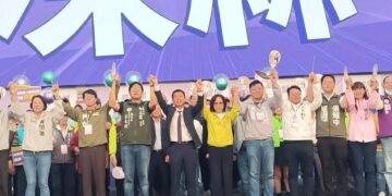 許智傑首場造勢「歌王、歌后獻唱」7萬人到場　他喊打造高雄AI首都