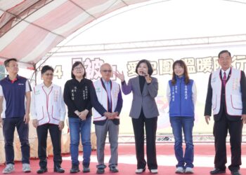 雲林家扶歲末園遊會送暖 企業與社區愛心助弱勢