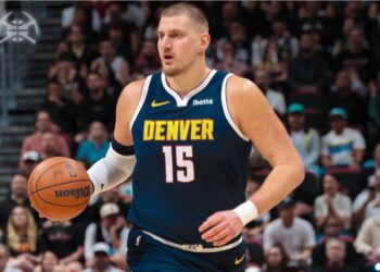 《NBA》 金塊頭大了! 球星Jokić 遭隊友踩成嚴重膝傷至少缺席4周