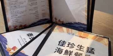 屏縣府推動墾丁商圈多語友善措施 讓國際旅客看得懂台灣味