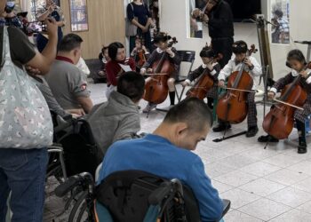 麗澤品格實驗教育機構　耶誕「傳遞幸福・散播愛」