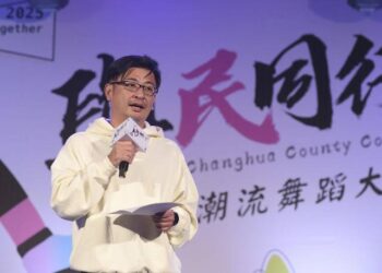 ▲彰化縣議會議長謝典霖歡迎青少年朋友參加潮流舞蹈大賽。(圖/彰化縣議會提供)