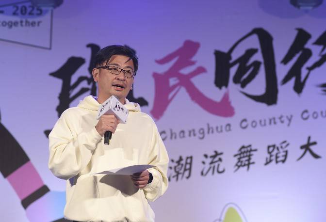 ▲彰化縣議會議長謝典霖在議會歡迎年輕朋友參加活動。（圖／彰化縣議會提供）