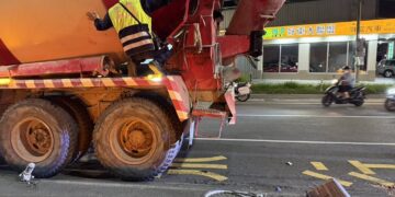 屏東萬丹、捷西路口水泥預拌車碰撞腳踏車女騎士受傷送醫　林園警馳赴處理