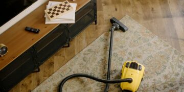 家電保養指南:掌握吸塵設備、洗地機與吹風機使用要點和維護技巧